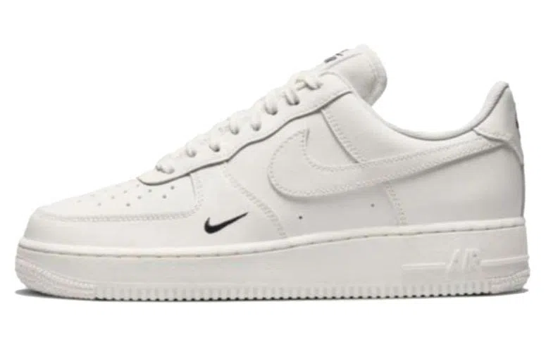 Nike Air Force 1 '07 ESS TRK3