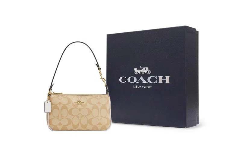 COACH Nolita 19 Logo PVC