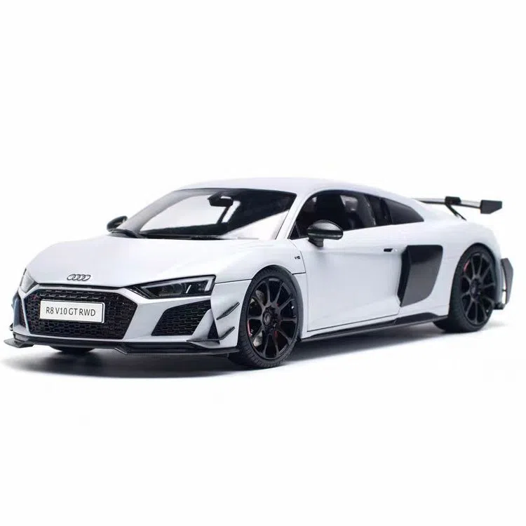118 R8 V10 GT RWD 2021
