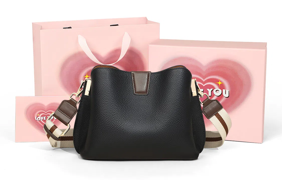 COMELY Bucket Bag Black