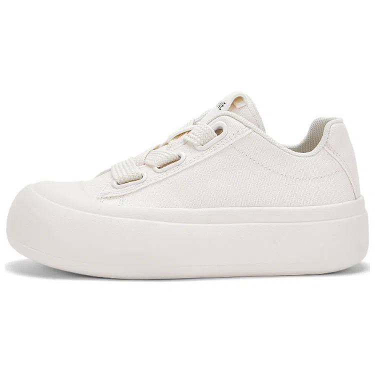 DAPHNE Low Top Sneakers