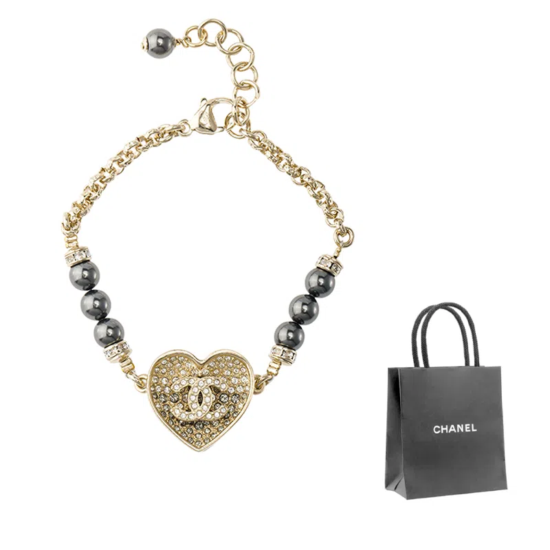 CHANEL 23p C Logo