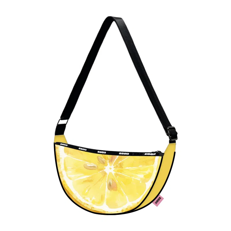 完美款款  夏日水果小众文艺休闲通勤防水百搭单肩斜挎布包胸包
