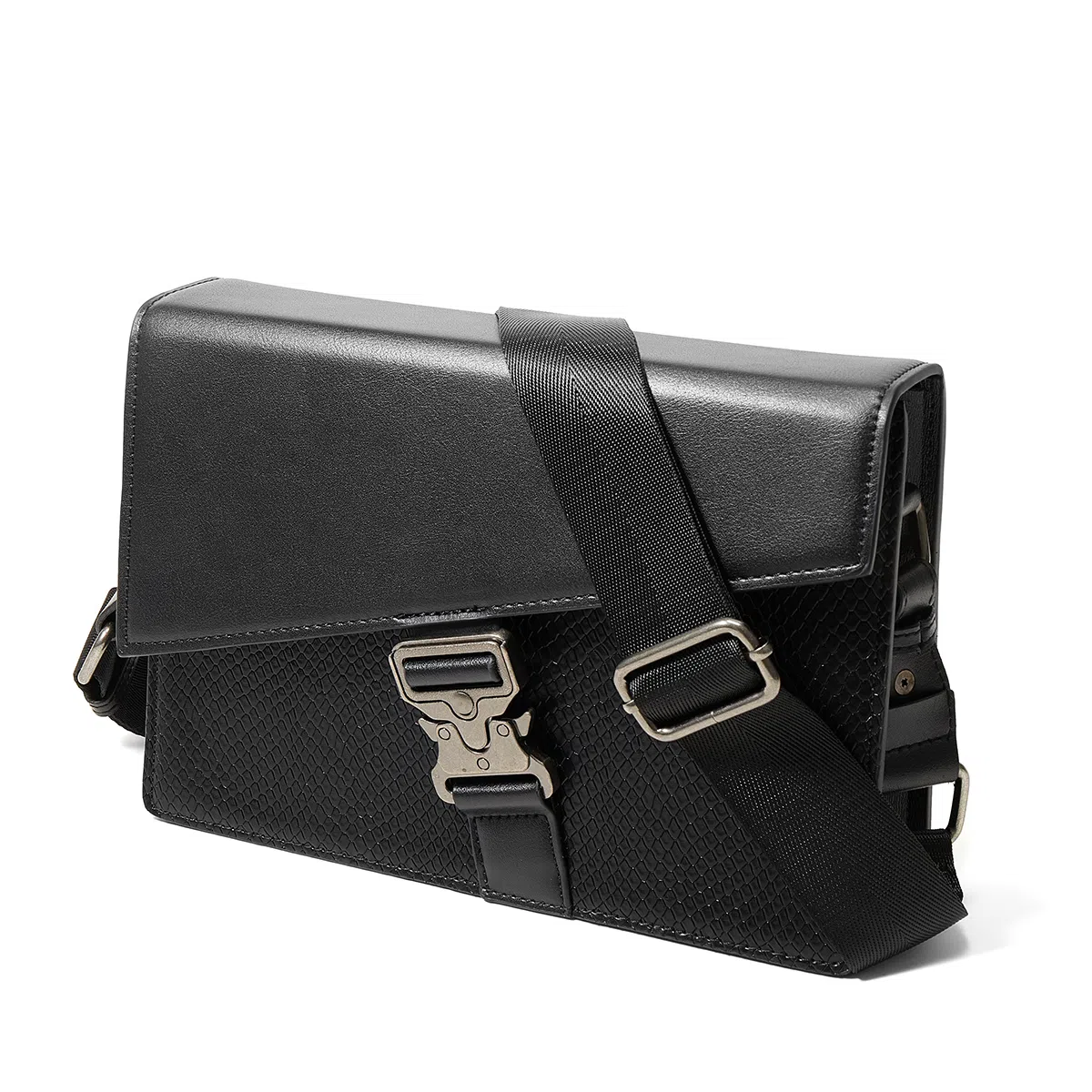 Kurotaya Irregular Snake Lock Shoulder Bag Black