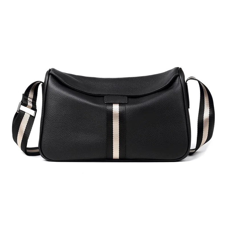 PESASRIE Black Leather Shoulder Bag