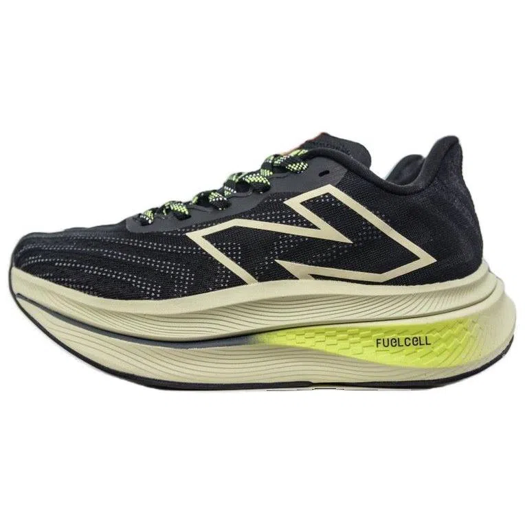 New Balance FuelCell SuperComp Trainer v2