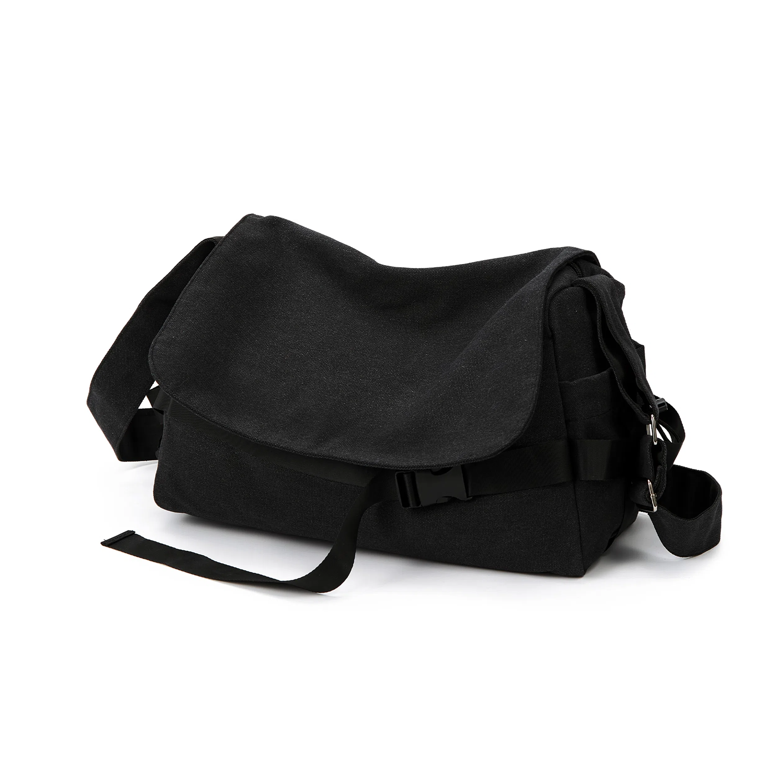 TAKITAKI Canvas Messenger Bag Black/Grey