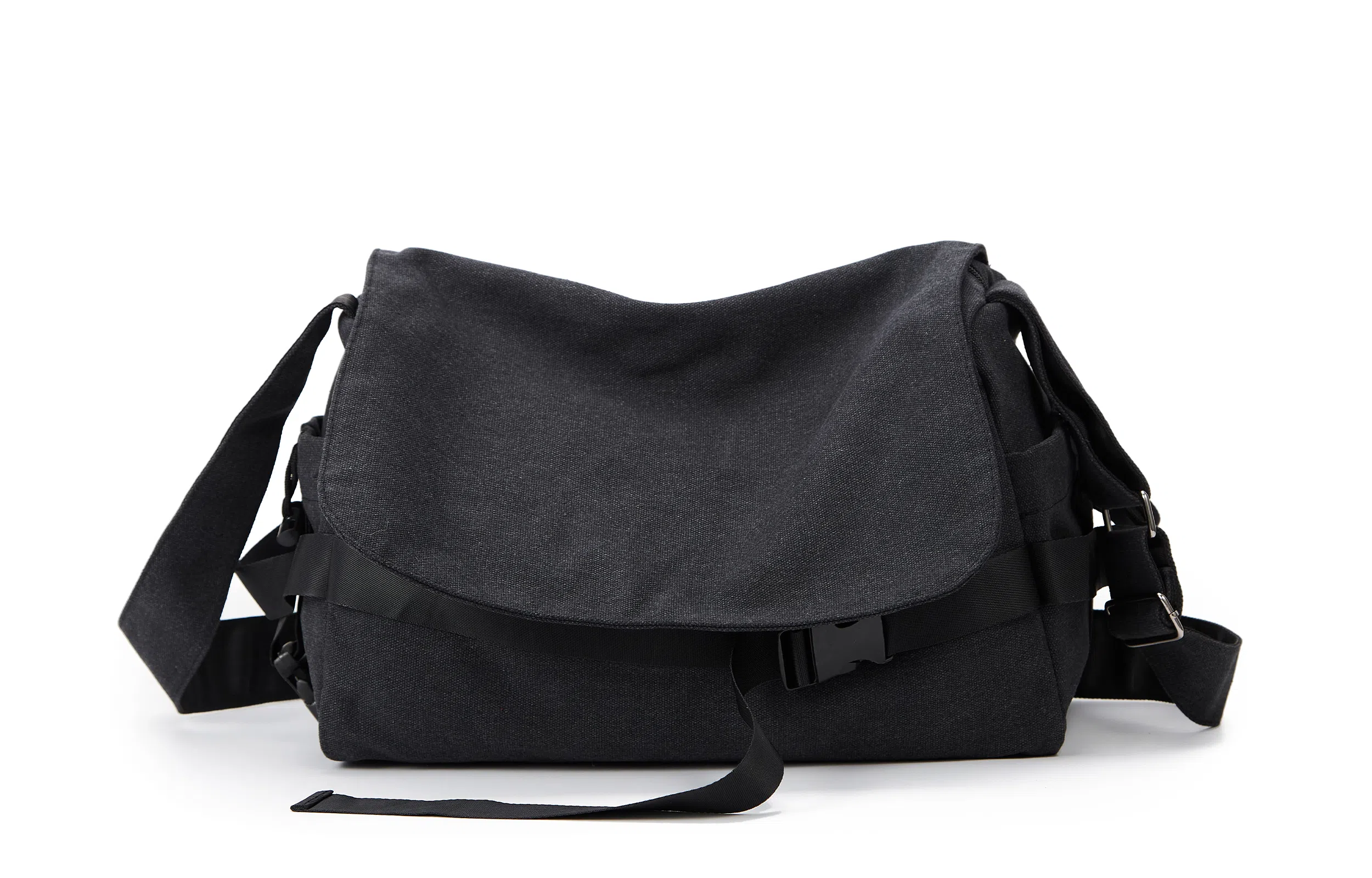 TAKITAKI Canvas Messenger Bag Black/Grey