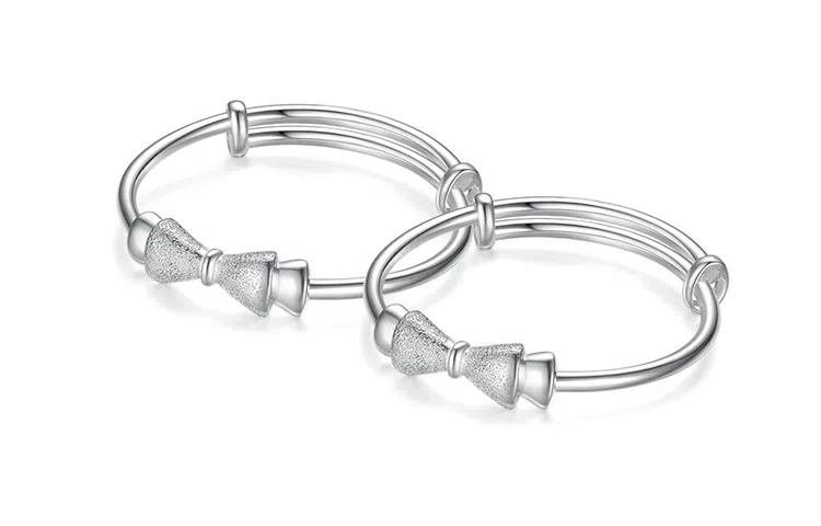 潮宏基 童趣-蝴蝶结 银 手镯