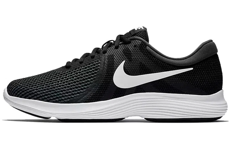 Nike REVOLUTION 4