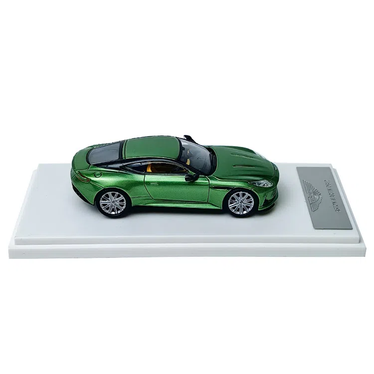 DB12Aston Martin 164