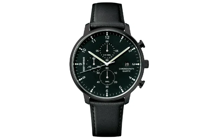 ISSEY MIYAKE 50 42.4mm NYAD007-person