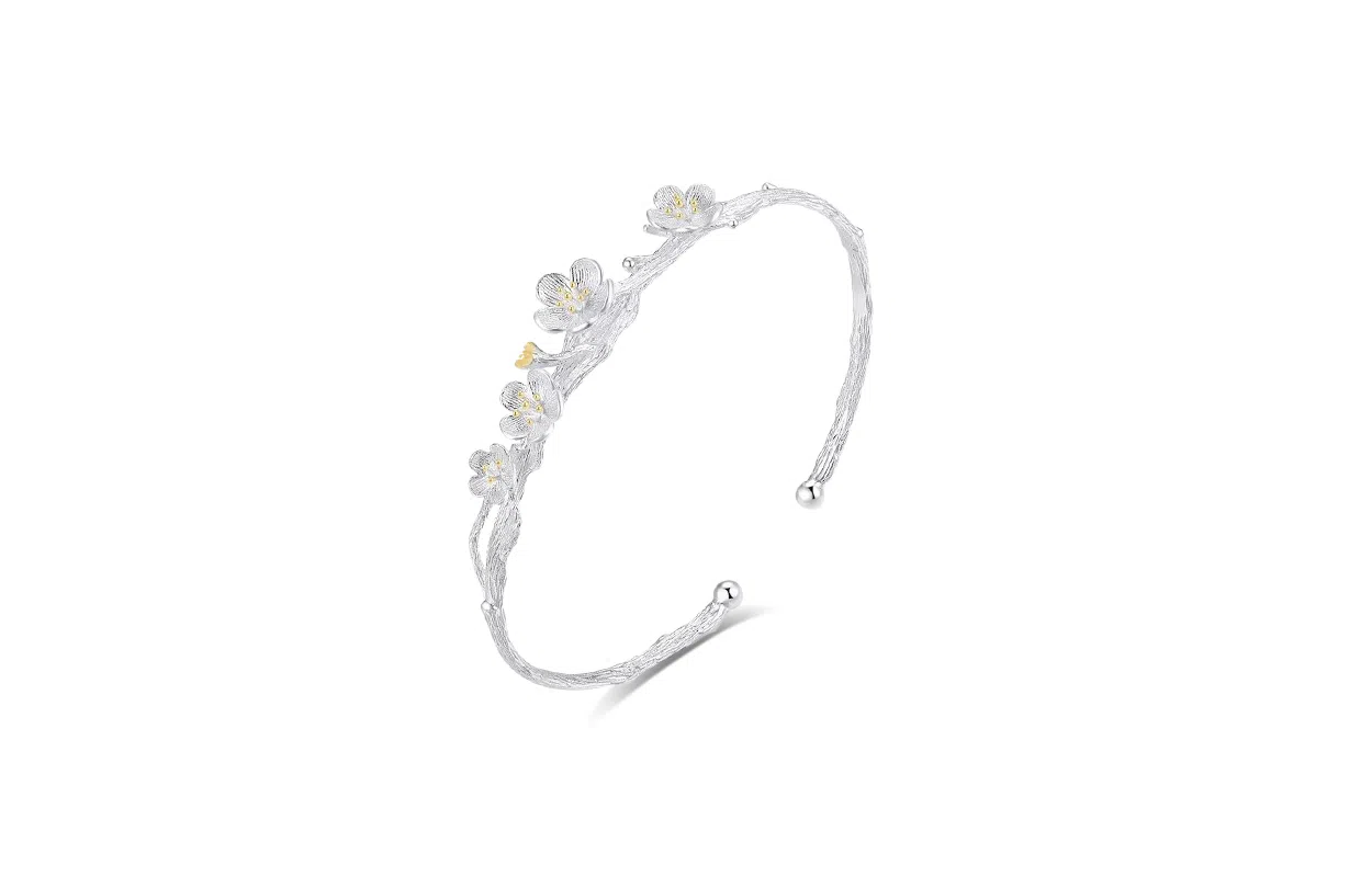 牧言 国潮复古新中式简约小众高级感 森系不规则肌理花朵开口可调节手饰 春夏花语 合金 梅花手镯 女款