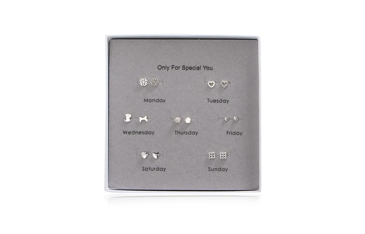 尚银福 一周七天耳饰 森系小清新小巧精致时尚简约气质 星星四叶草爱心小狗爱骨头几何小众设计七对套装 合金 耳钉 女款