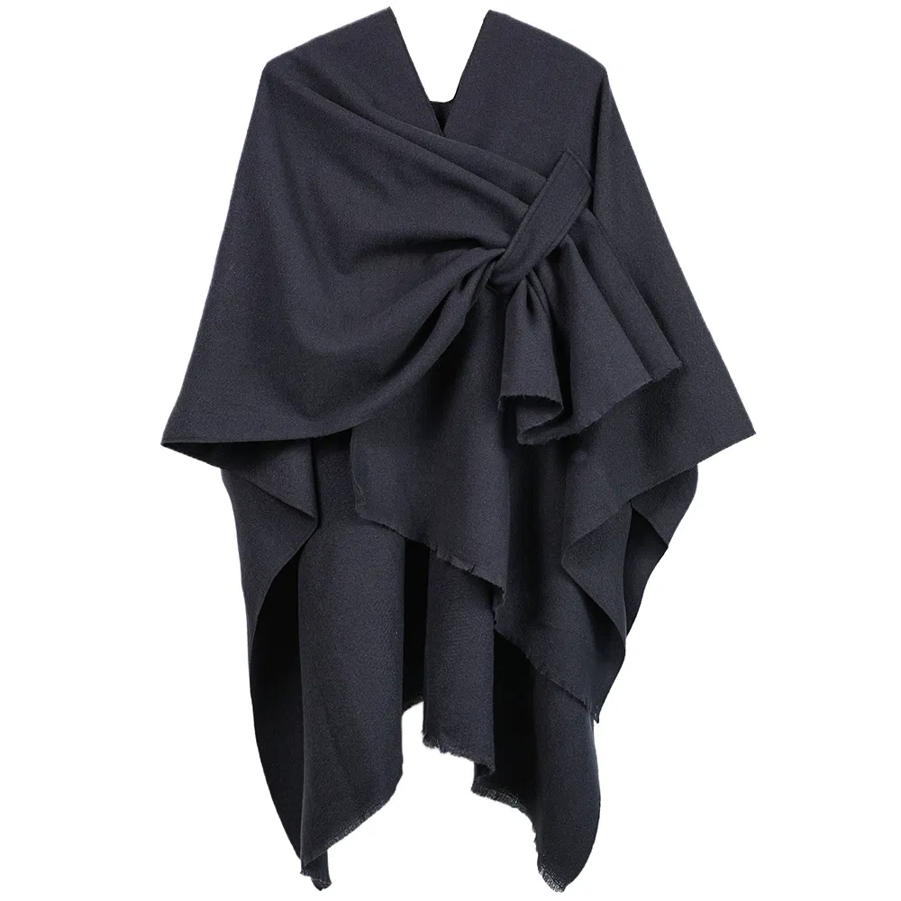 梦特娇 单色斜绑带保暖防风高级百搭 披肩 女款