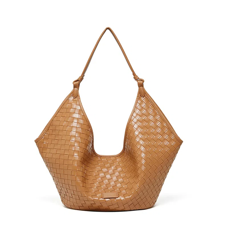 VANDEE Quilted Leather Shoulder Bag