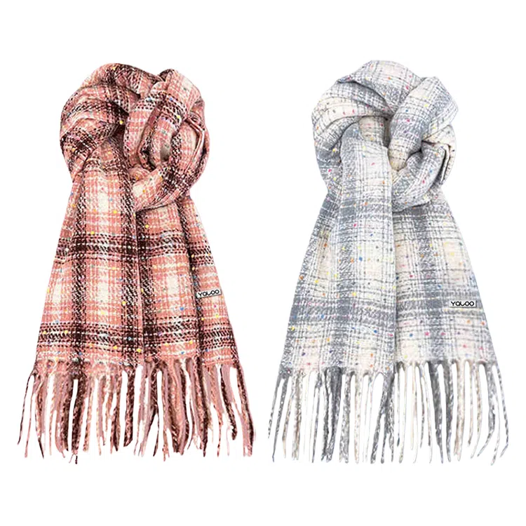 雅鹿 秋冬季超显白彩虹豆保暖加厚显白流苏披肩户外防寒护颈韩系氛围感学院风学生毛绒围脖 聚酯纤维 绒线围巾 男女同款情侣款 礼盒装