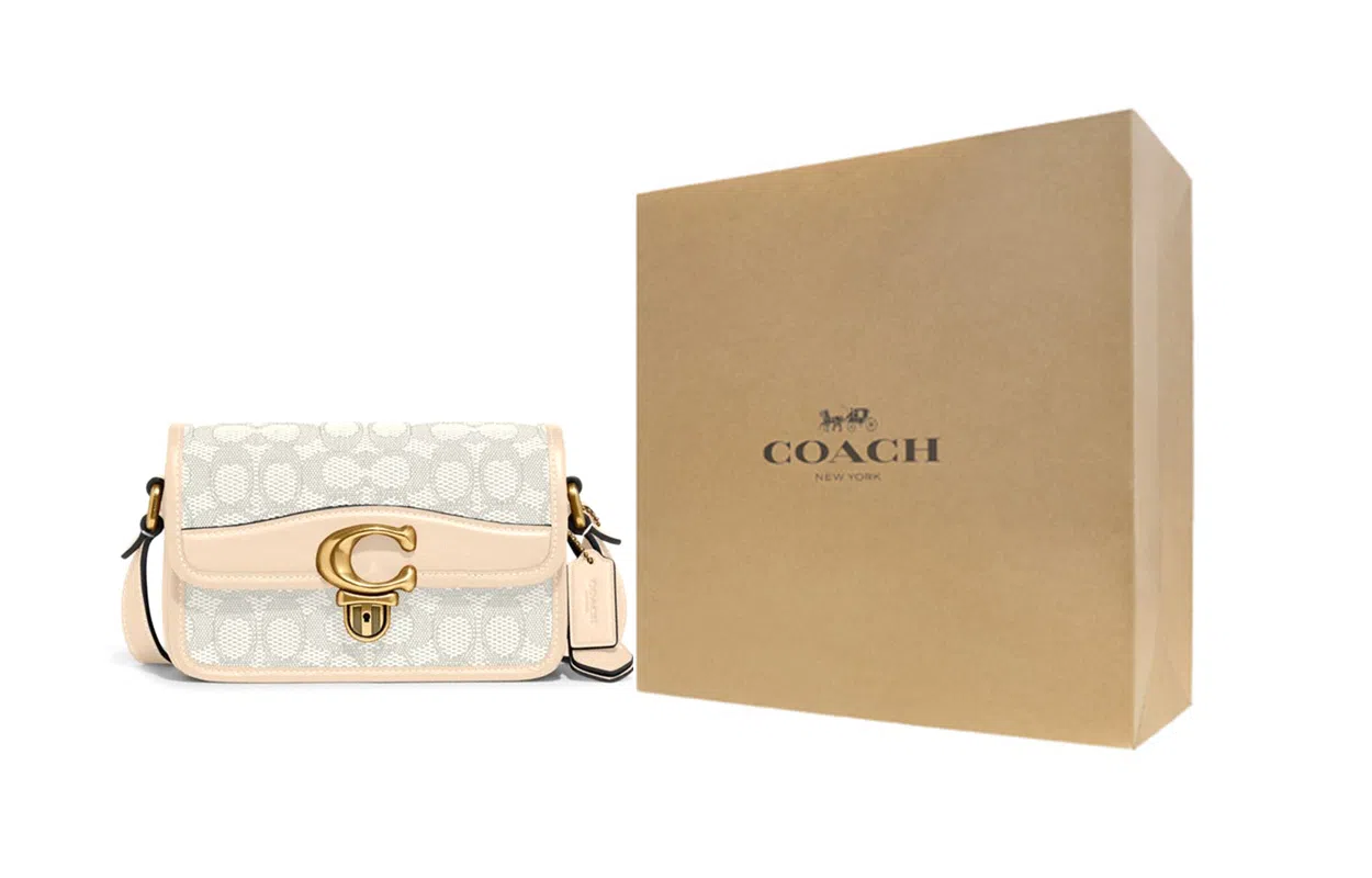 COACH Studio 19