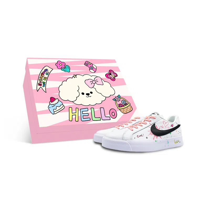Nike Court Royale