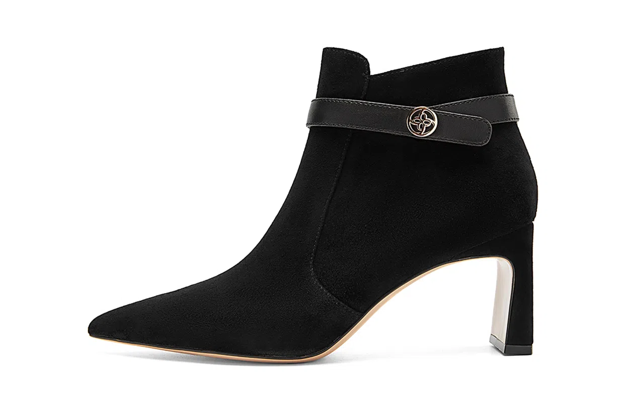 NINE WEST