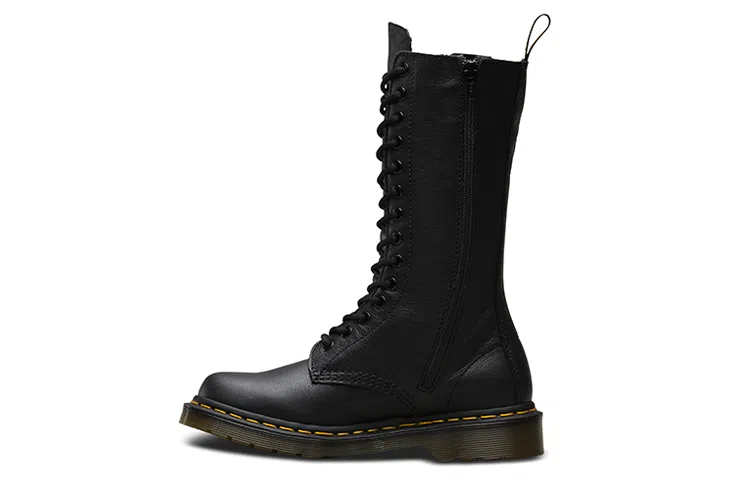 Dr. Martens 1B99