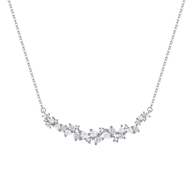 【圣诞跨年送礼】 中国珠宝 紫藤花 摇曳花枝为灵感 散发出高级优雅的魅力 代表着彼此缱绻的羁绊 和一份追求浪漫美好的勇气 足银 项链 女款