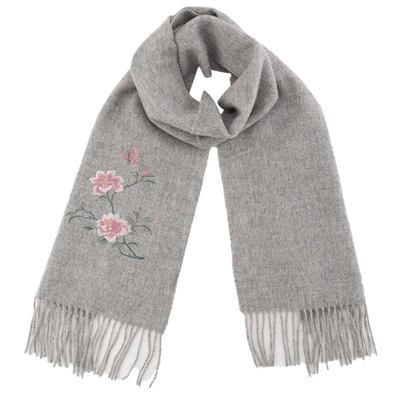 上海故事 秋冬福来系列绵羊毛加厚刺绣工艺流苏设计细腻柔软保暖礼盒包装 绒线围巾 女款