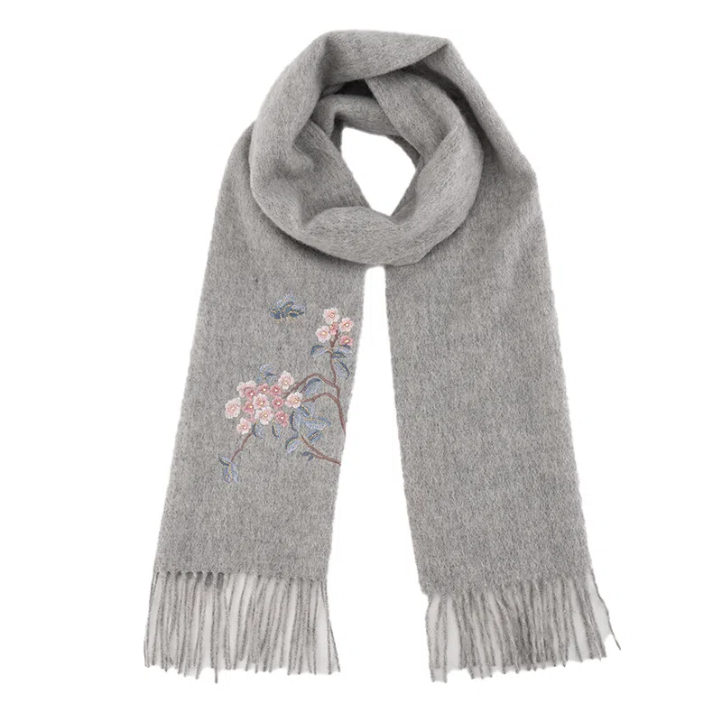 上海故事 秋冬福来系列绵羊毛加厚刺绣工艺流苏设计细腻柔软保暖礼盒包装 绒线围巾 女款