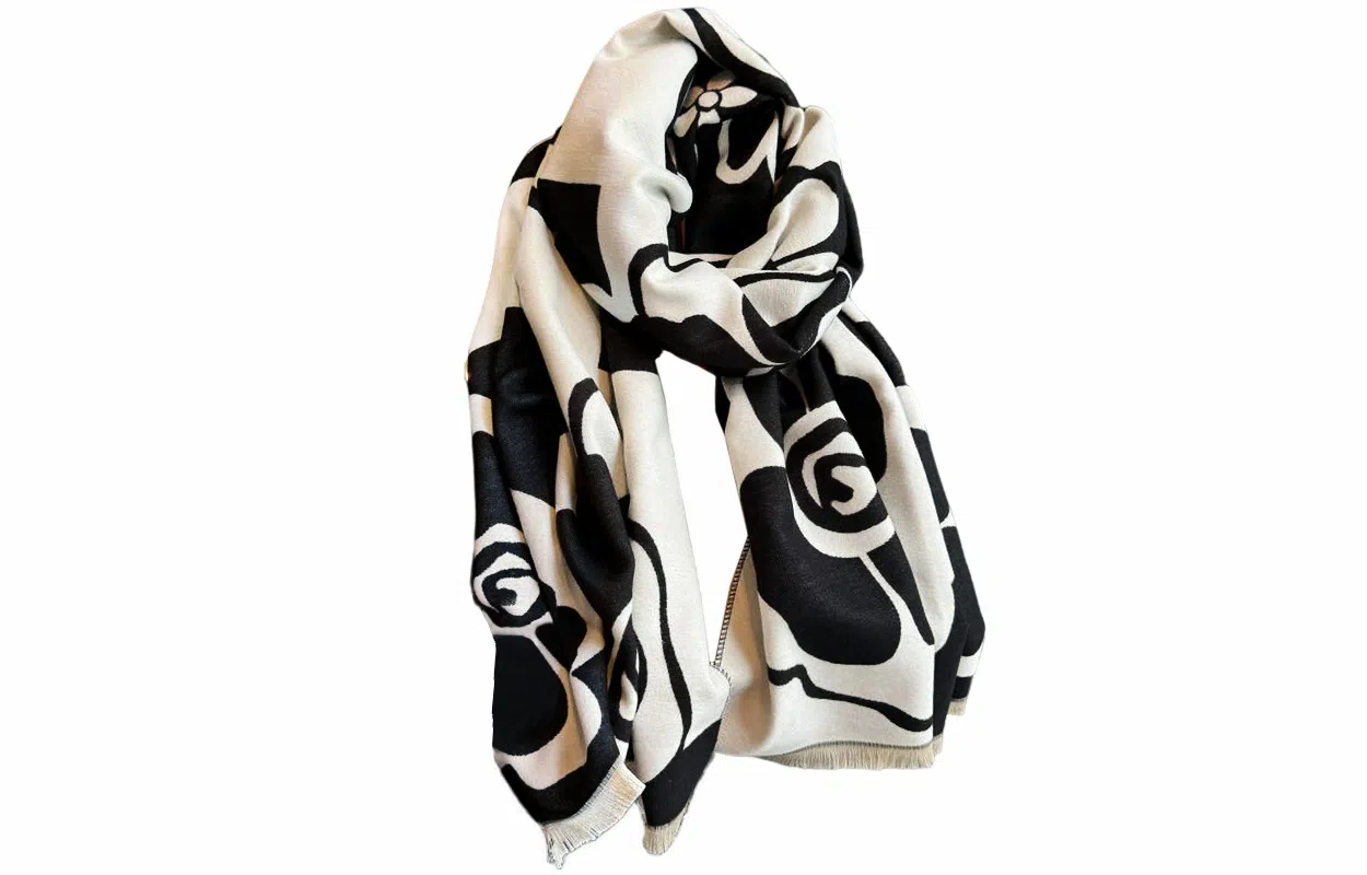 优幽兰 时尚百搭高级感山茶花双面 韩版气质小香风轻奢披风外搭法式高颜值空调房办公室保暖 绒线围巾 女款