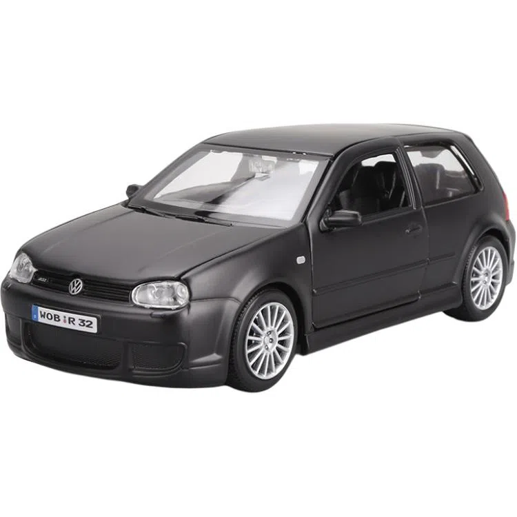 Maisto 124 R32