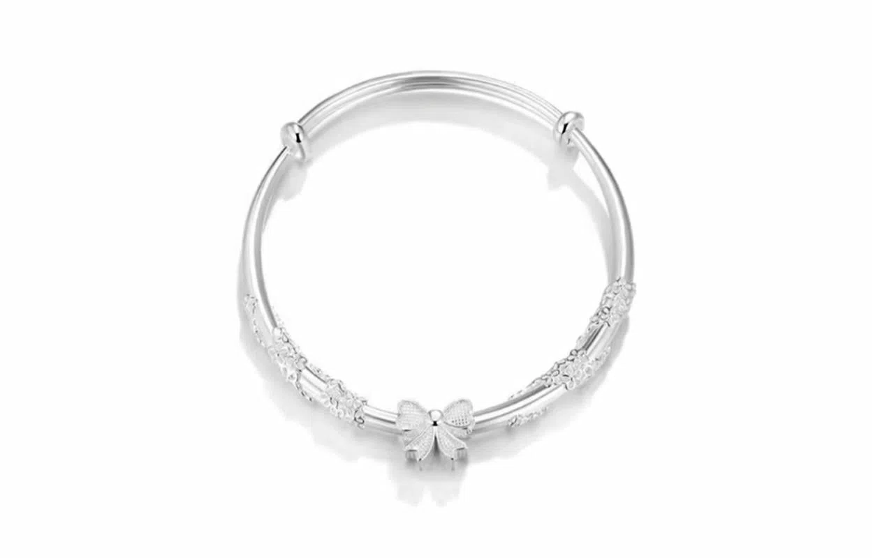 尚银福 蝴蝶结繁花 在逃公主蝴蝶结 甜美少女感轻奢高级感精致光面推拉款 好运 合金 手镯 女款