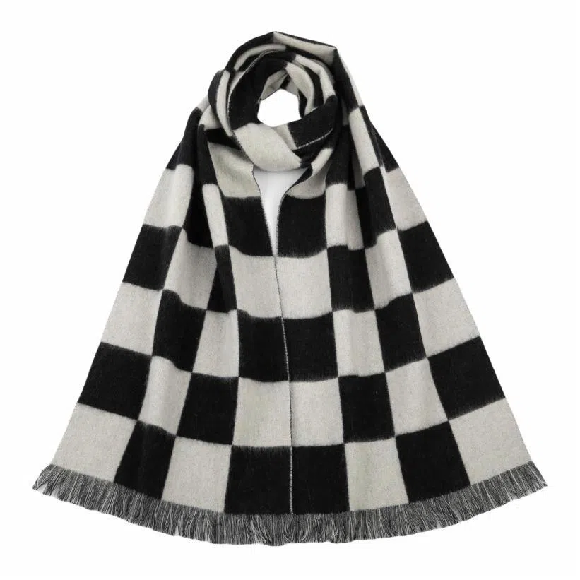 红豆 提花棋盘格保暖时尚围脖 山羊绒 绒线围巾 女款