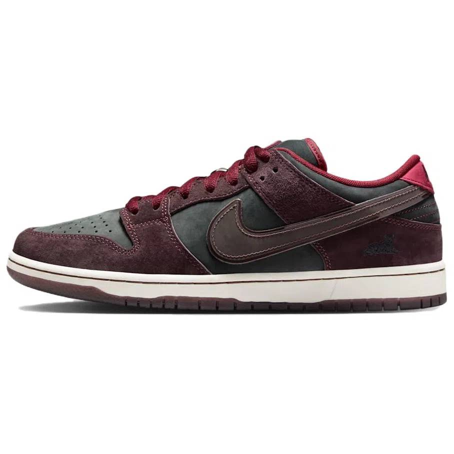 RIOT Skateshop x Nike SB Dunk Low