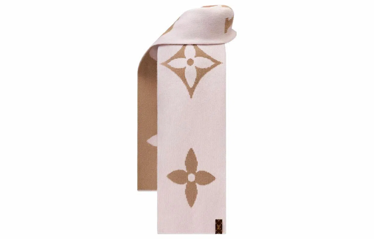 LOUIS VUITTON LV Medallion