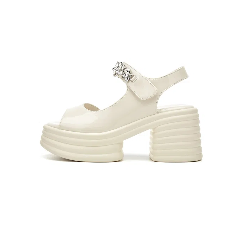 DAPHNE PU