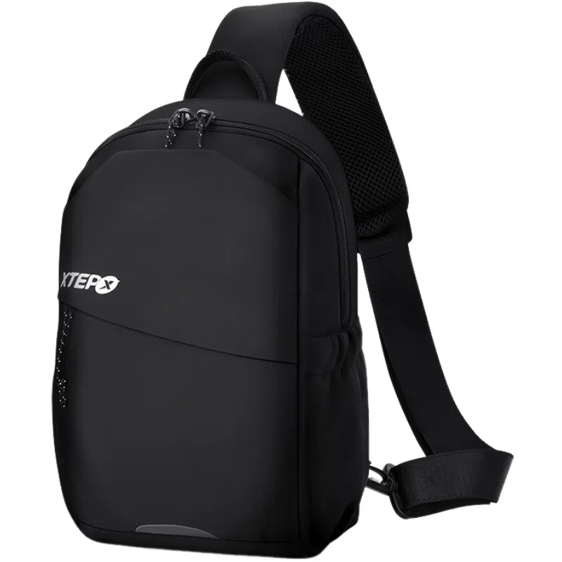 特步 休闲便携商务通勤 牛津纺 胸包 男女同款情侣款 黑色