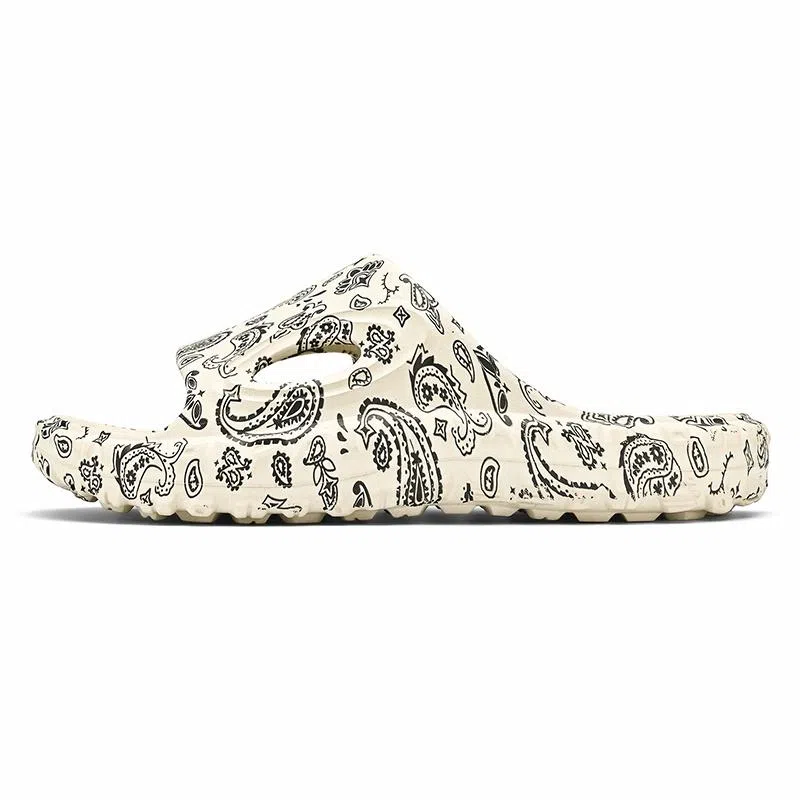 EASTERN CAMEL ins EVA