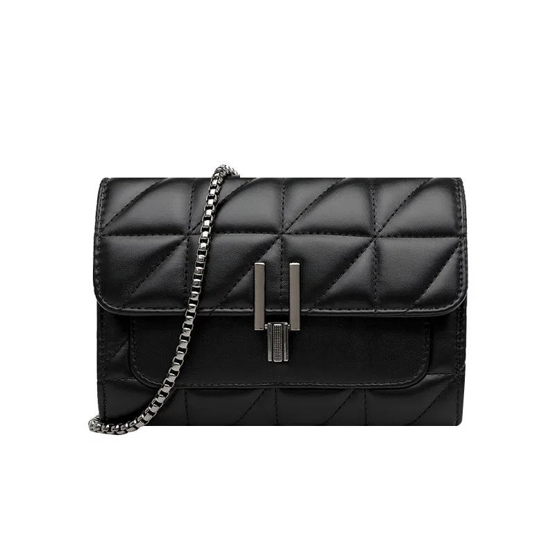 SEPTWOLVES Chain Crossbody Bag Black/White