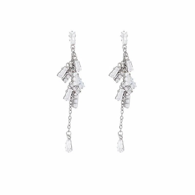 彤彤兔 韩系显脸瘦复古长款流苏 合金 耳环 女款