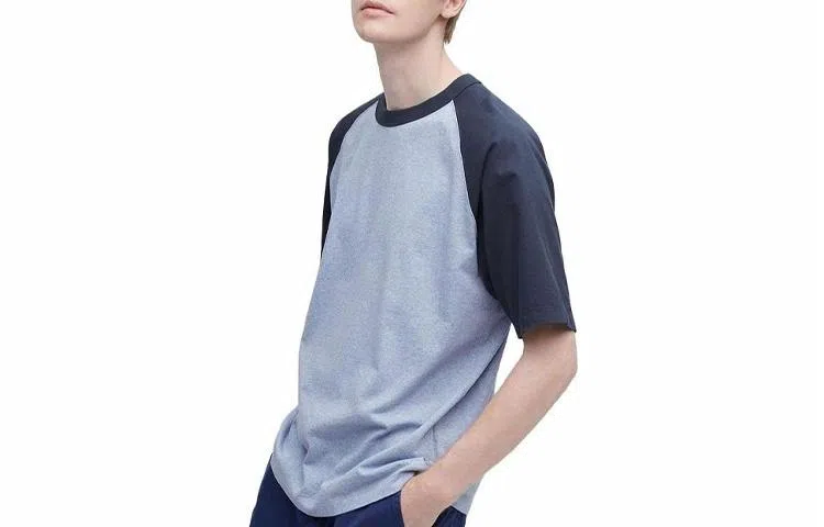 UNIQLO SS23 T