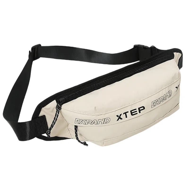 特步 胸包男大容量百搭斜挎包潮酷轻便运动骑行包耐用帅气单肩包女新 织物 胸包 男女同款情侣款 黑色