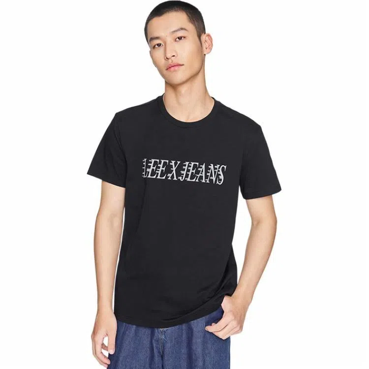 Lee T