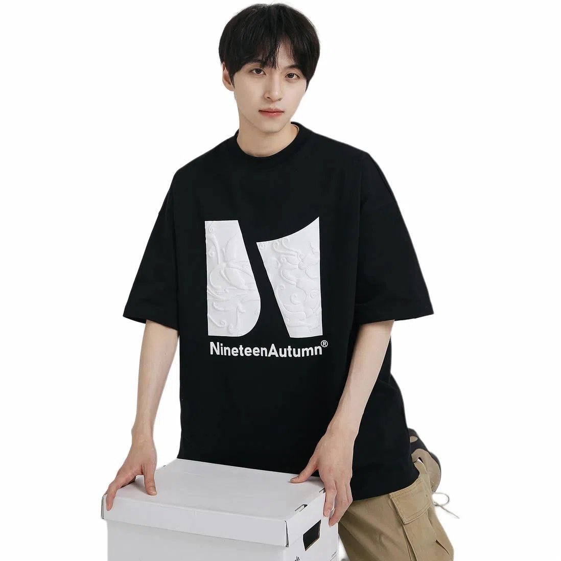 NINETEEN AUTUMN T