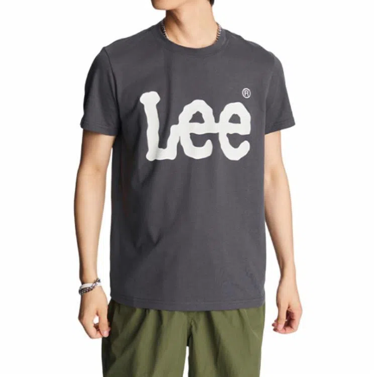 Lee T