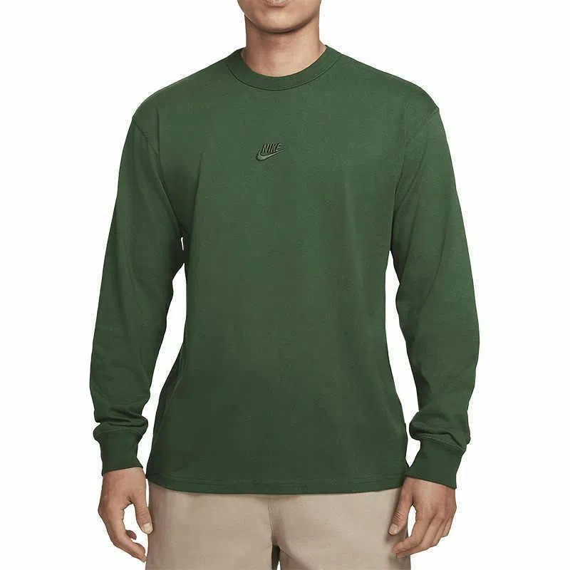 Nike Sportswear Premium Essentials Logo