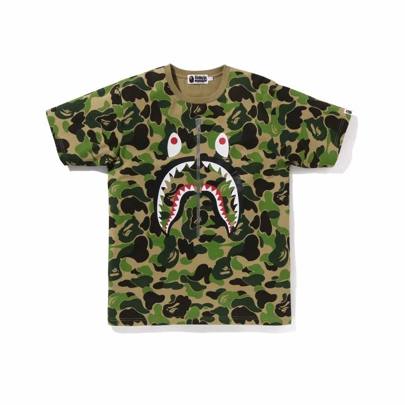 A BATHING APE Shark WGM Camo T-Shirt