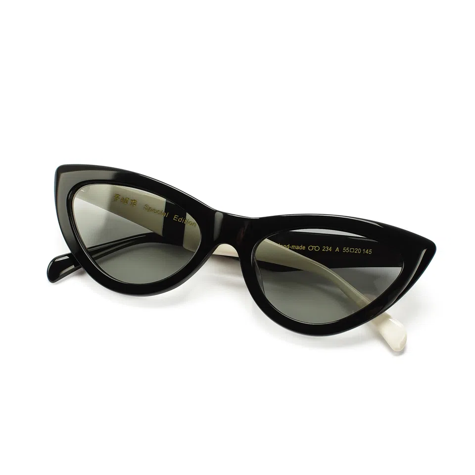 青雉作 欧美倒三角形墨镜 度假高级感熊猫黑白 偏光镜防紫外线 浅色大脸显脸小 板材镜架 猫眼 太阳眼镜 男女同款情侣款 灰色 茶色镜片