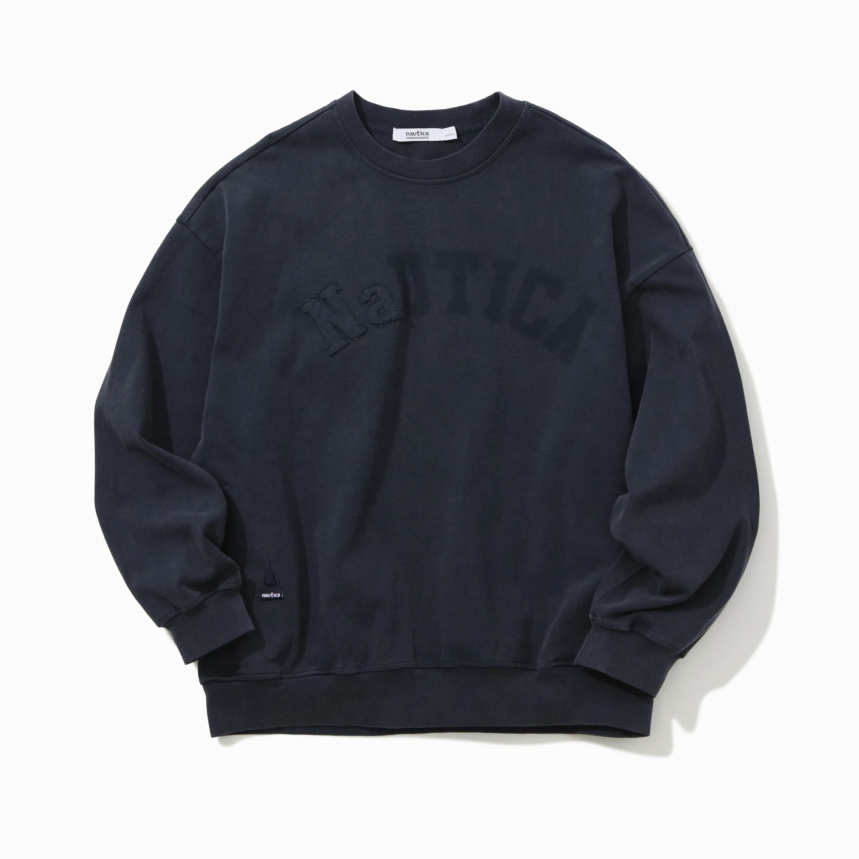 nautica white sail Logo