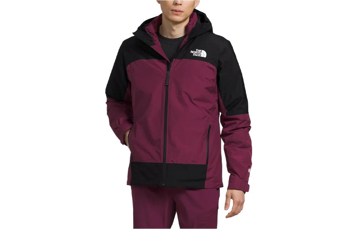 THE NORTH FACE Mountain Light Triclimate Logo