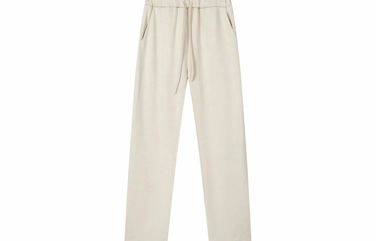 11ESTRANGER ASTRANGER